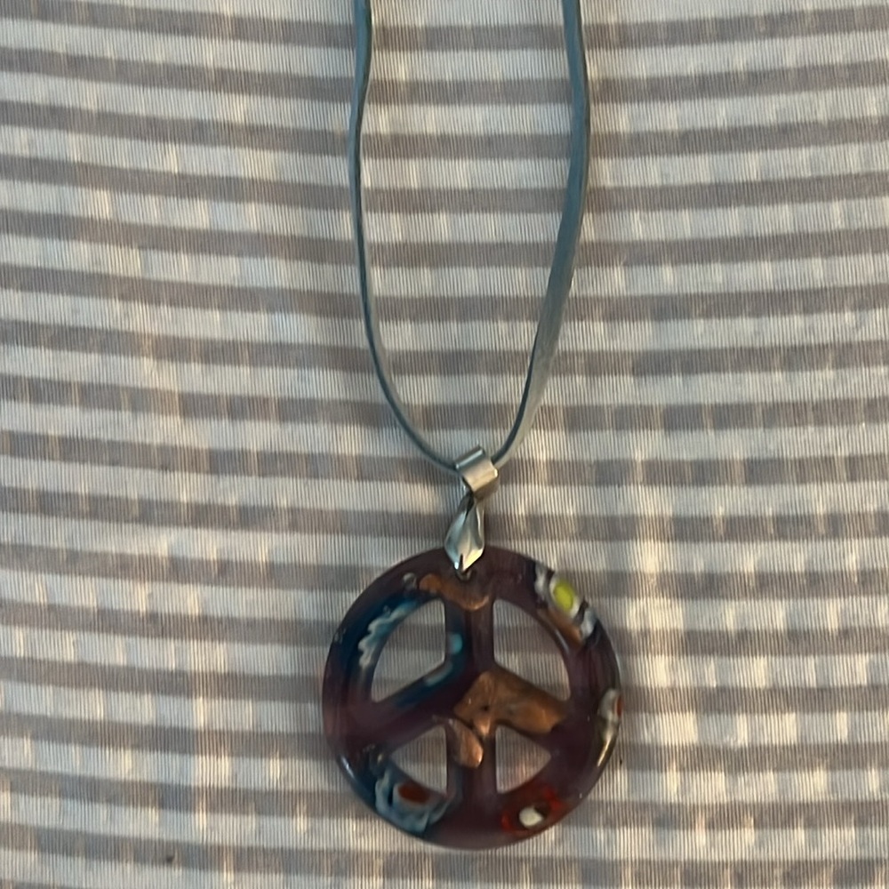 No Brand Peace Sign Necklace